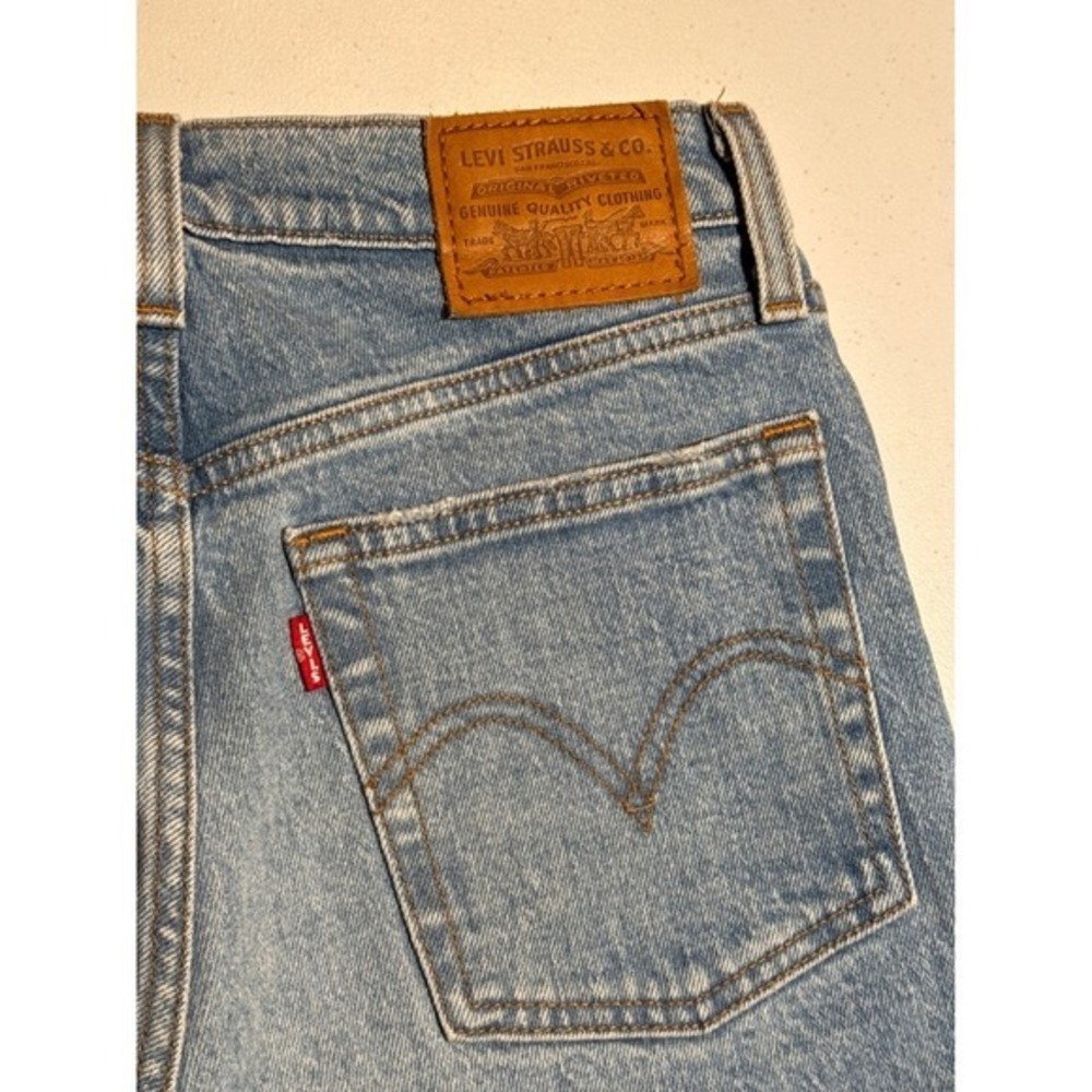 Levis Premium Wedgie Straight Jeans Light Wash Raw Hem 22861-0052 Women 24